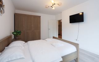 Garsonieră 39 mp Decomandată | Mobilată Modern | Tractorul – Coresi Mall - Poză 5