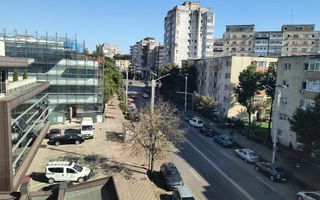 Apartament 3 camere central aproape de UMF-920 Euro, negociabil - Poză 3