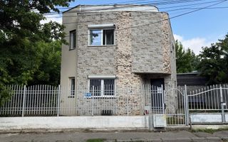 Casa rexeptionata in 2025 singura in curte - Poză 2