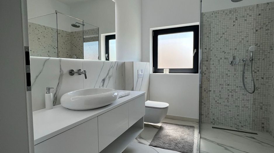 Vilă de Lux I Design contemporan si curte 360 mp I Dumbravita - Poză 6