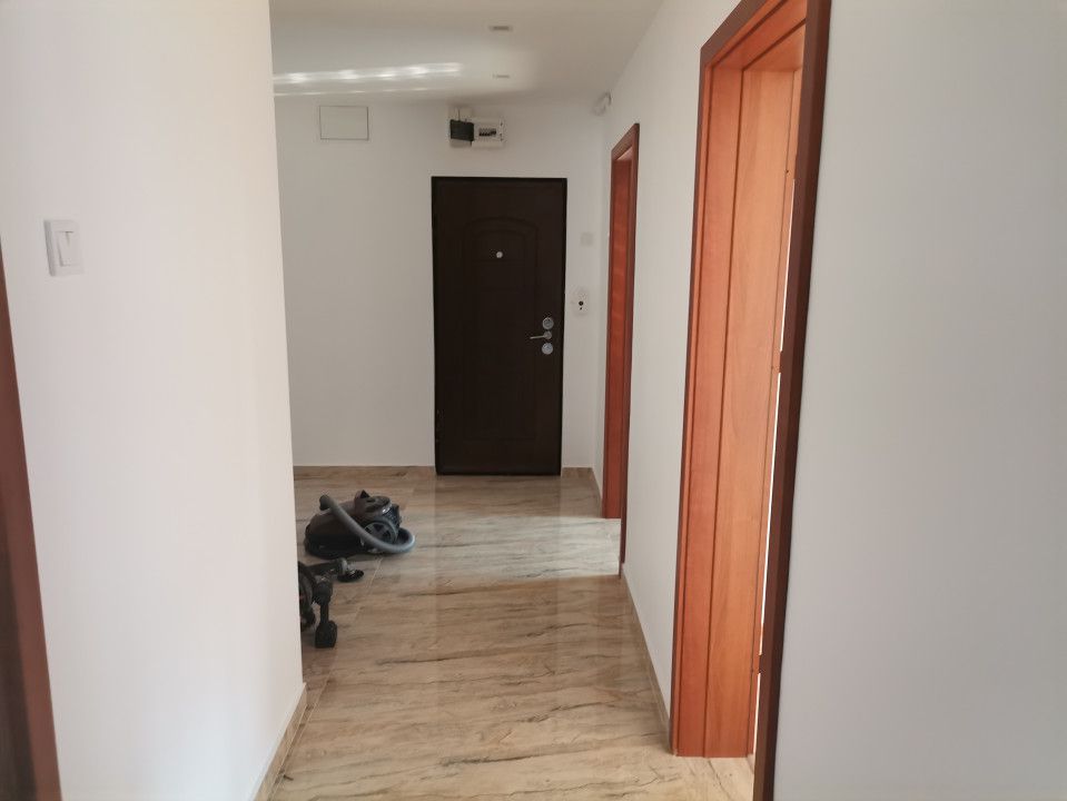 Inchiriere apartament 3 camere, nemobilat, Gavana zona Lidl - Poză 2