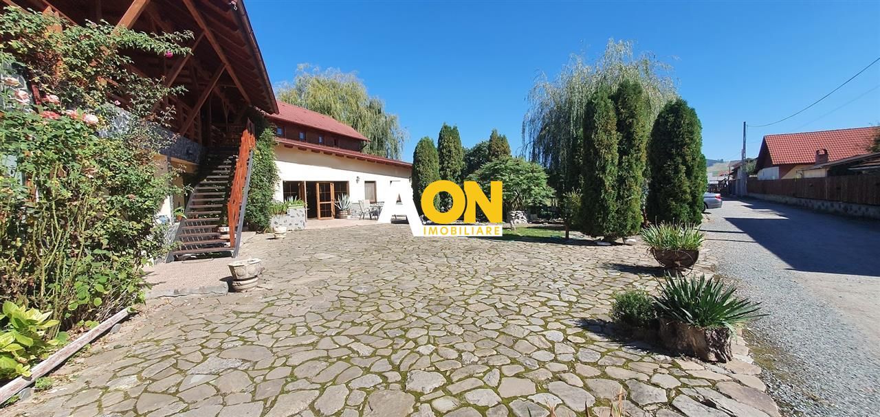Pensiune cu 9 camere, 1257 mp teren, Micesti - Poză 2