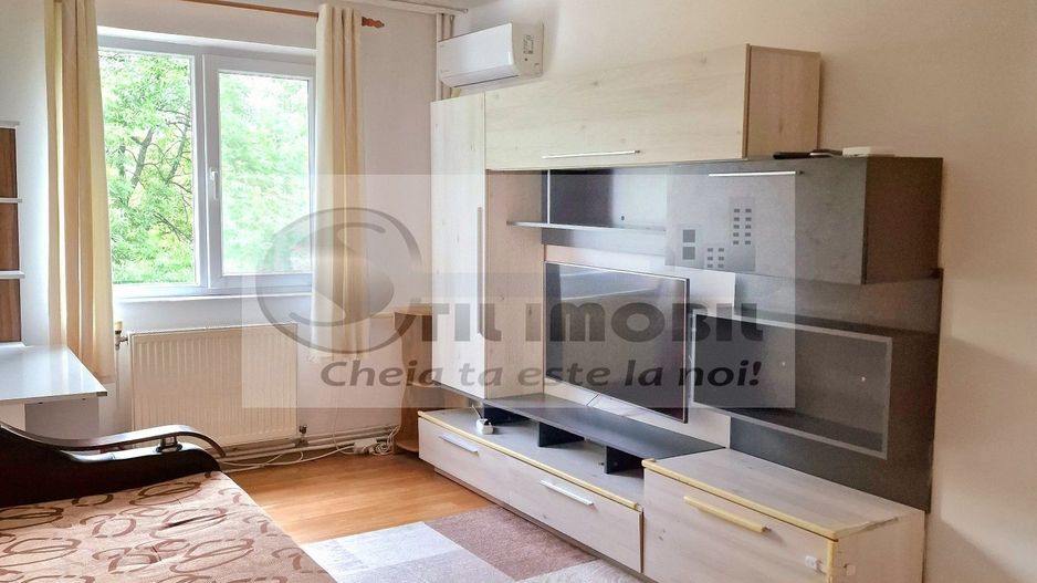 Apartament cu 2 camere in Podu Ros. 74.500 euro ! - Poză 3