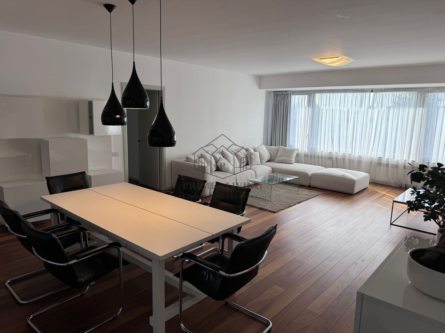 APARTAMENNT DEOSEBIT CU 4 CAMERE LA INCHIRIERE LANGA PARCUL KISELEFF - Poză 2