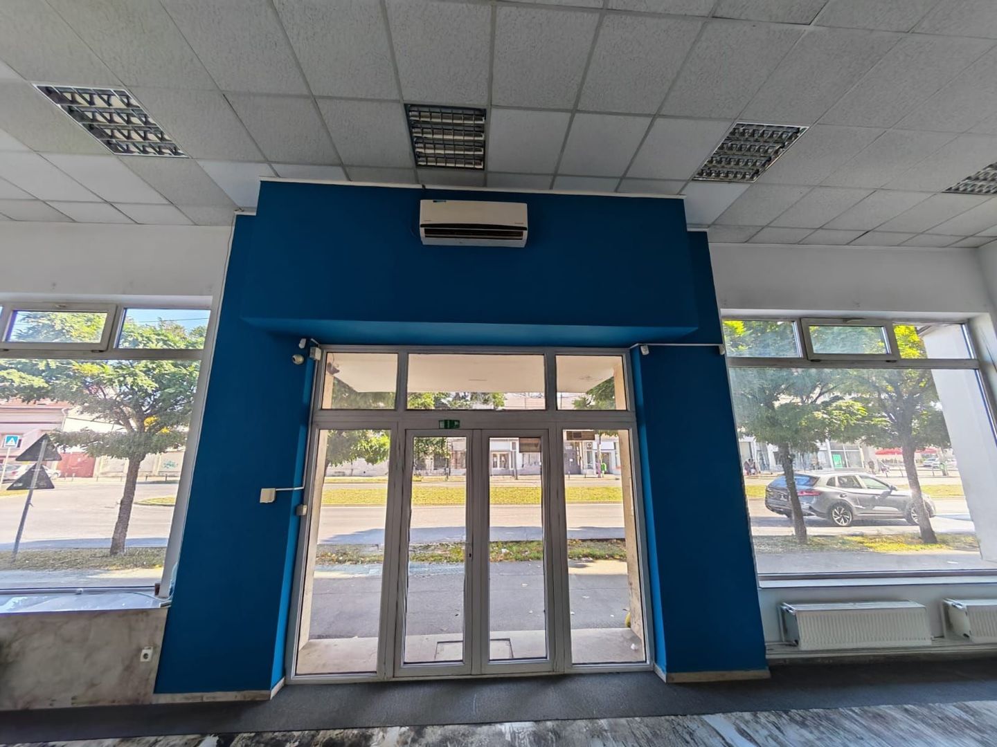 SPATIU IDEAL BIROURU - Poză 1
