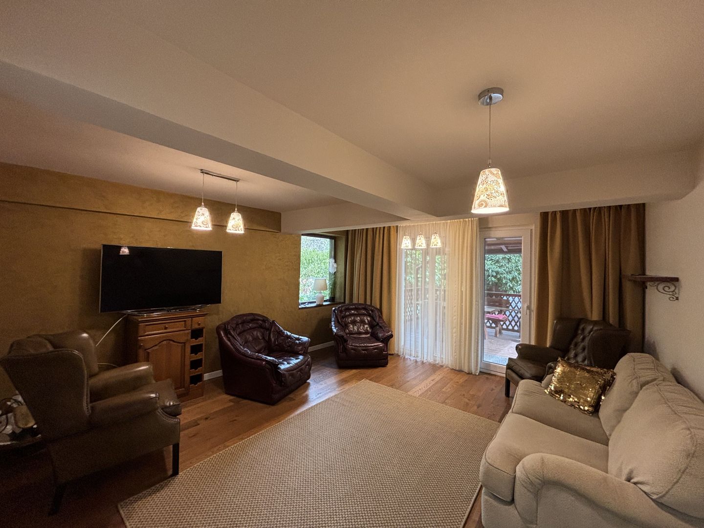 Apartament privat la casa la 5 minute de Piața Victoriei - Poză 36