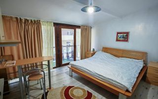 Vila cu 10 camere,pretabil compartimentare in 2 unitati separat,ASTRA. - Poză 14