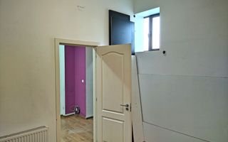 Spațiu 50 mp de inchiriat 2 intrari vitrina - vis a vis de Gara Mare - Poză 4