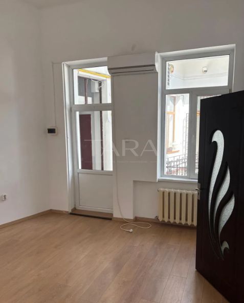 Apartament Versatil în Centru – Ideal Locuință sau Business - Poză 2