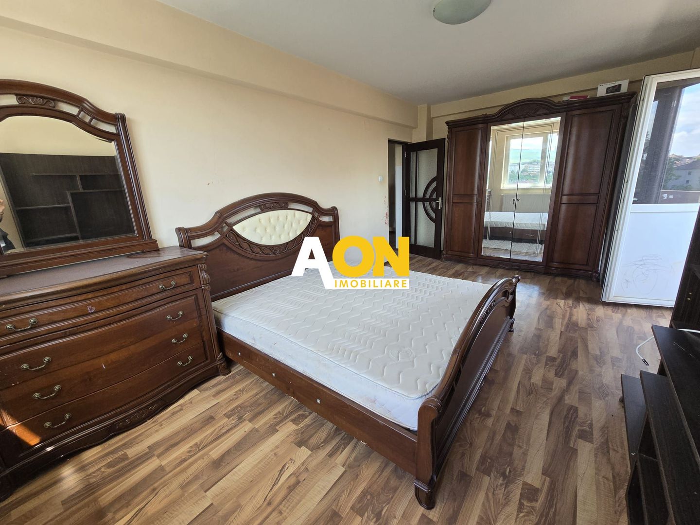 Apartament Zona Centru 3 Camere, cu Terasa 80mp - Poză 1