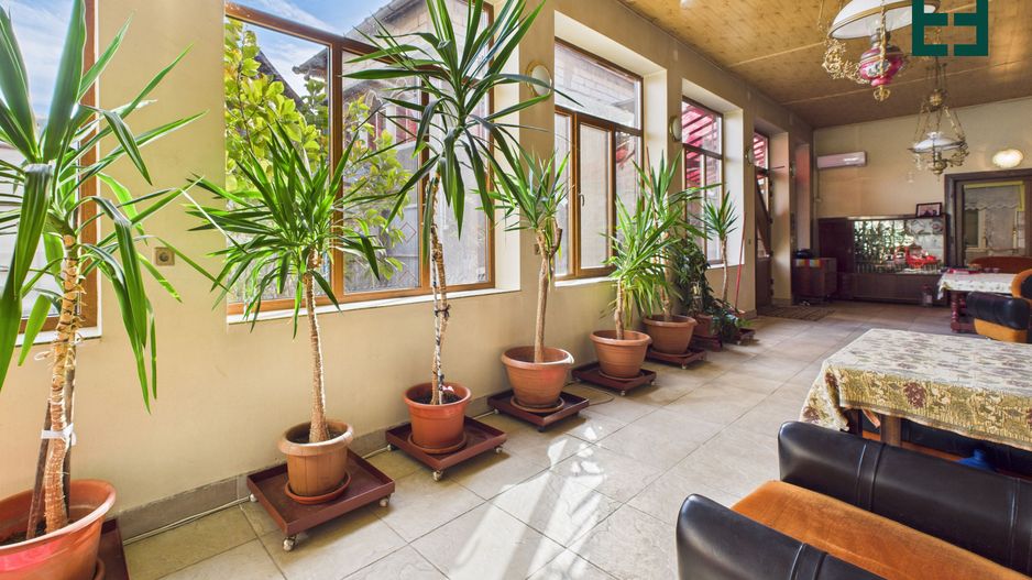 Casă cu 10 camere și 1437 mp teren în Ineu - Arad - Poză 11