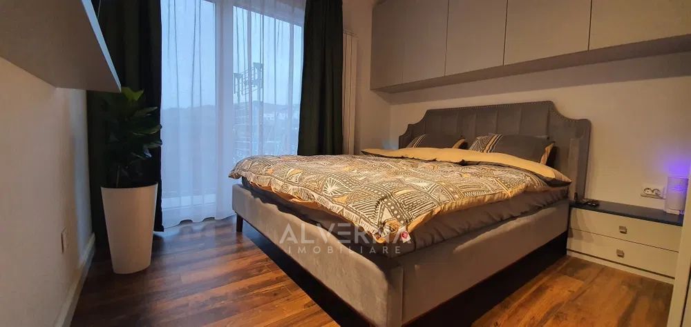 Apartament 3 camere,  bloc nou, 64 mp, mobilat, utilat, zona VIVO - Poză 1