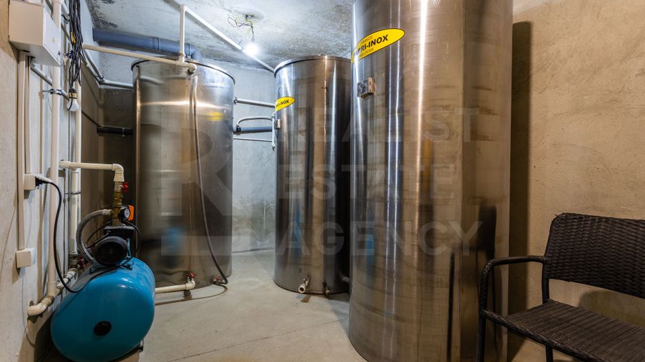 Vânzare, casă, 3 nivele, 4 camere, strada Schinoasa, com. Bacioi - Poză 22