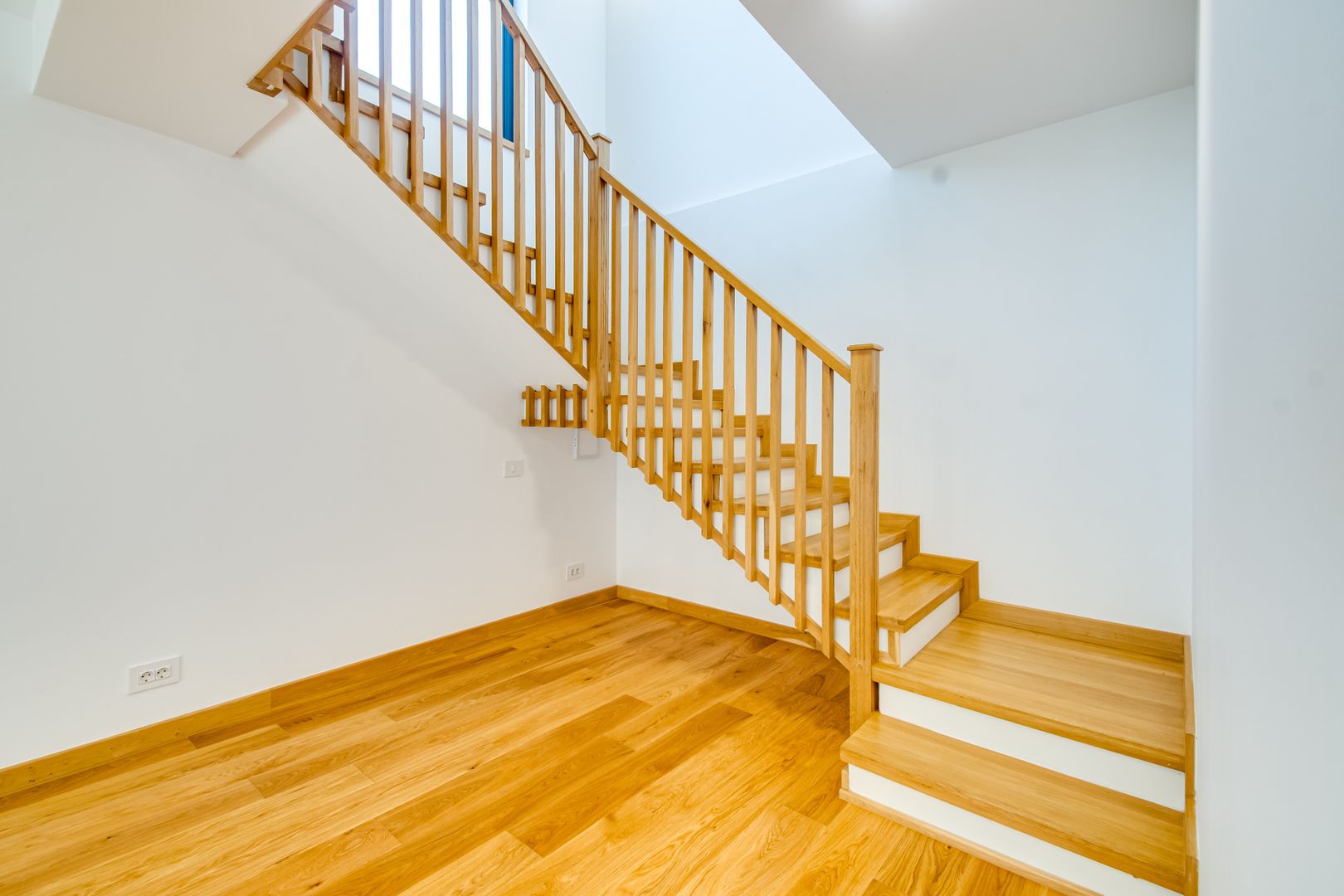Casă premium cu arhitectură contemporană în cartierul Tei - Poză 8