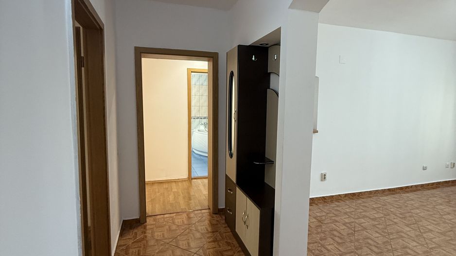 Apartament spațios cu 4 camere + garaj inclus – zona Ștrand–Tilișca - Poză 9