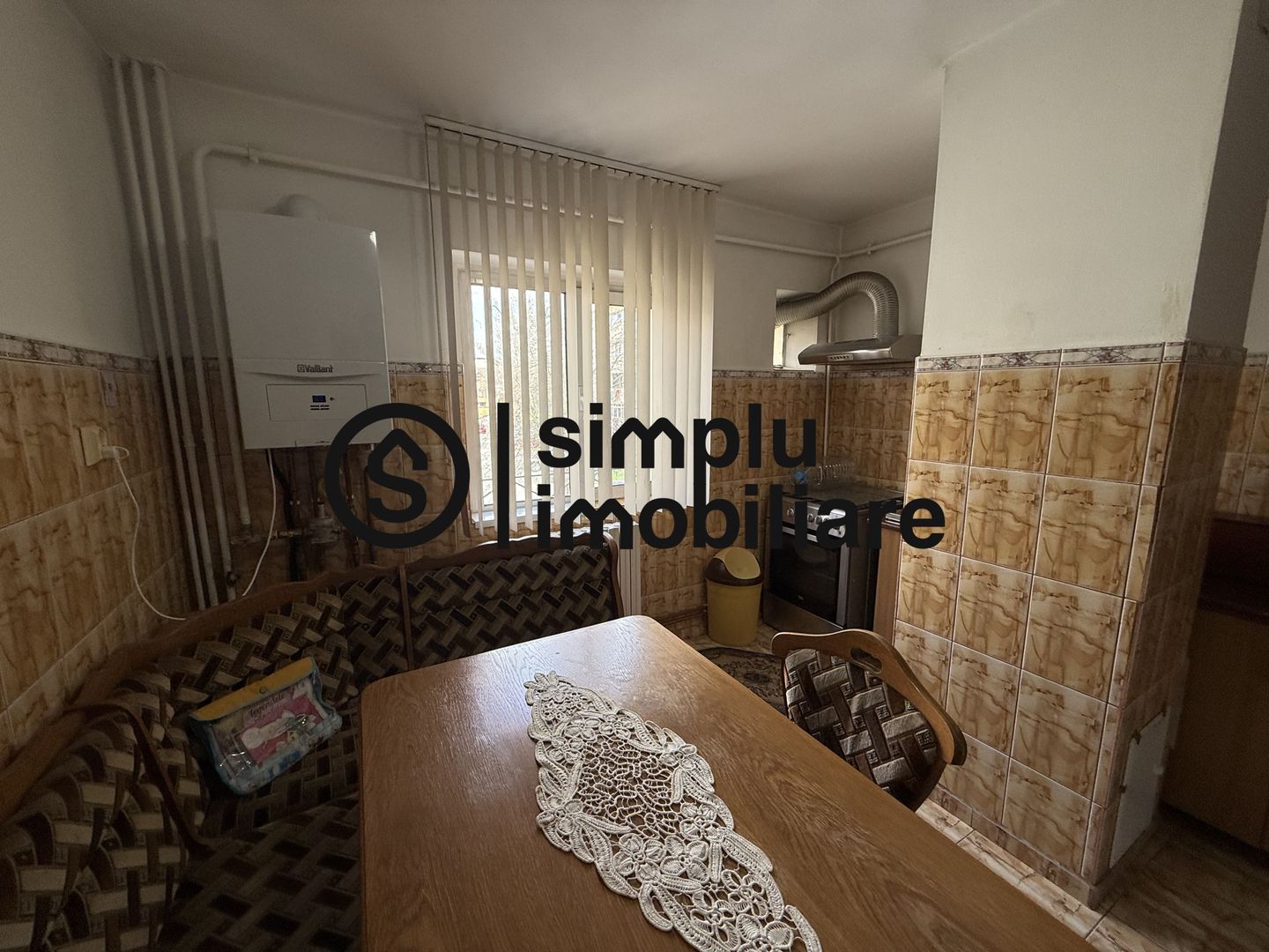 3 decomandate, etaj 2/4, centrala termica, Rovine - 157 000 Euro - Poză 21
