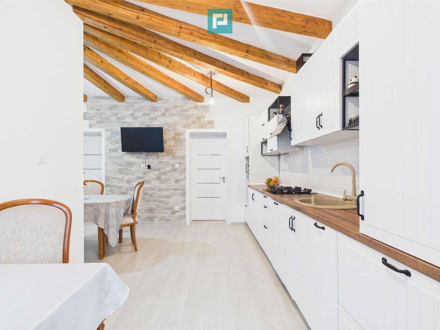 Casă Individuală cu spațiu comercial - Variaș - Poză 1