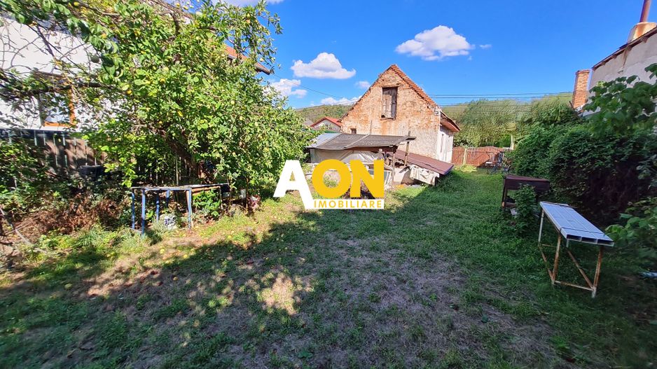 Casa 2 Camere, Teren 1081 mp, Ciugud - Poză 1