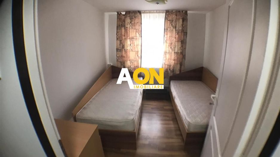 Apartament cu 3 camere de inchiriat, decomandat, Cetate - Poză 2