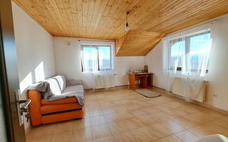 Casa Sibiu, garaj si pivnita, 5 camere, 2 bai, curte mare - Poză 11