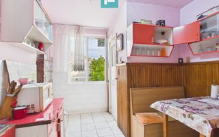 Apartament cu 3 camere zonă centrala în Lipova - Poză 2