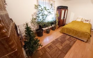 Casa de vanzare cu teren generos - Poză 2