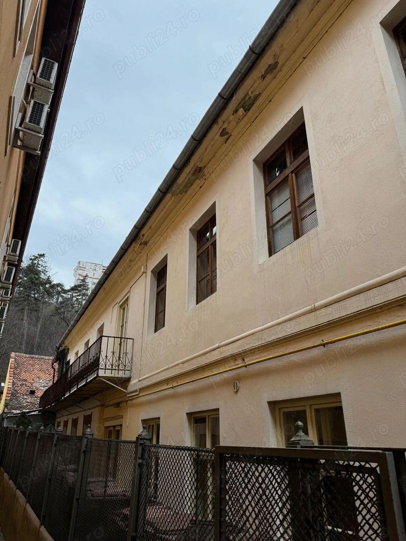 De vanzare apartament in Piata Sfatului - Poză 2