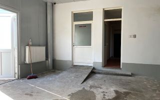 De vânzare: Hală industrială cu anexă birouri/apartament - Poză 8
