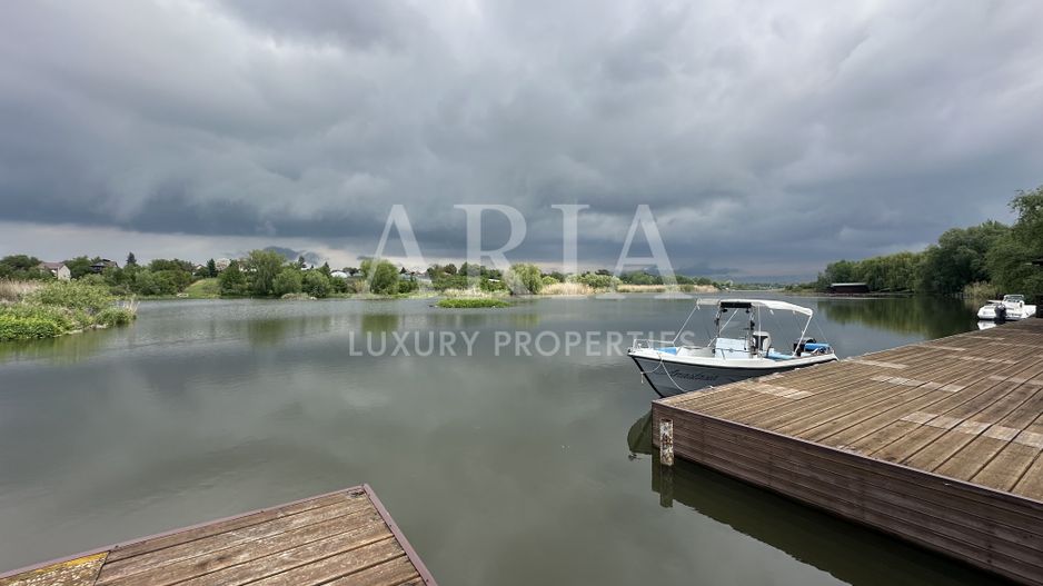 SNAGOV VILA | 36m DESCHIDERE LA LAC | PONTON 250mp | JACUZZI | SPA | BOWLING - Poză 25