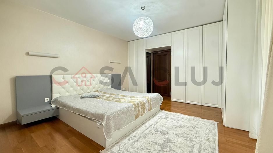 Apartament în vilă, curte, la cheie, parcare, Europa - Poză 5
