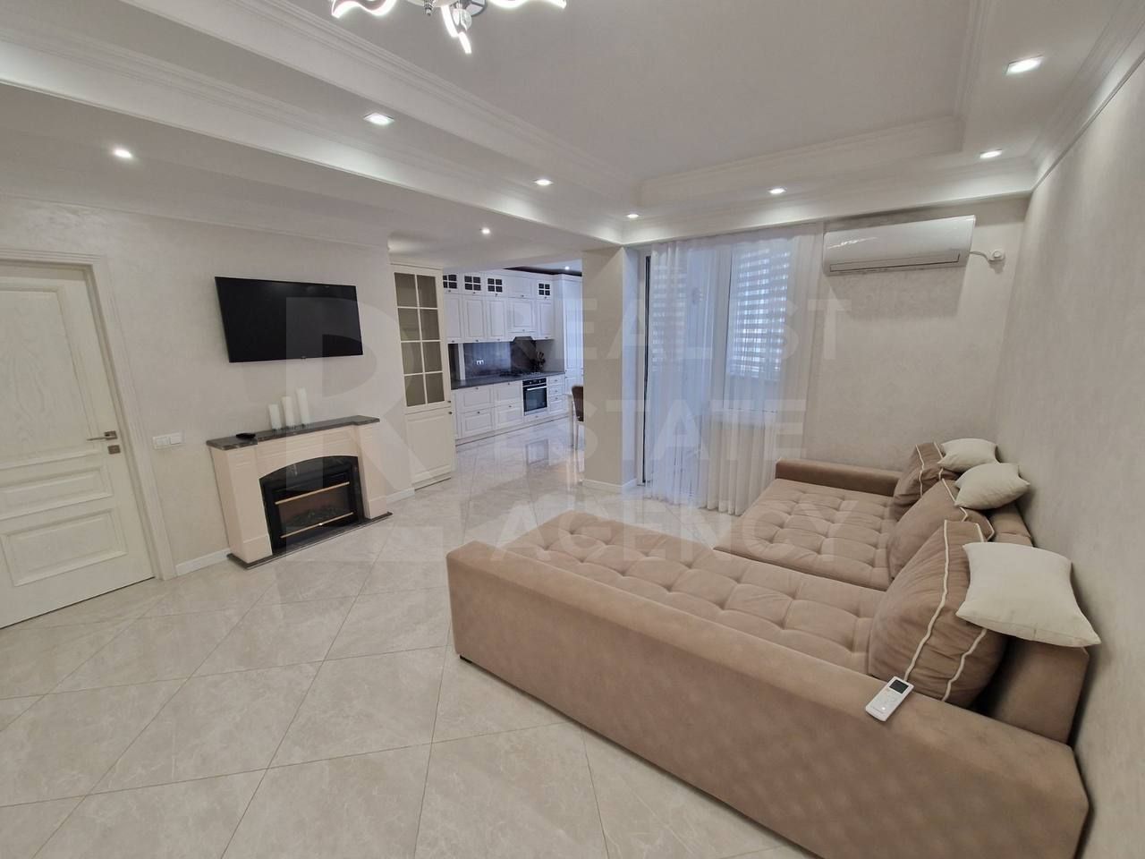 Chirie, apartament, 4 camere, str.  Melestiu, Botanica - Poză 1