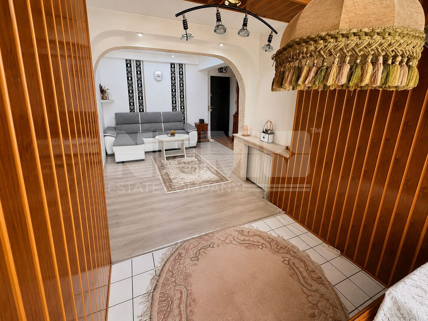 Apartament George Enescu | 3 camere | Etaj 6 | Mansarda | 95000 Euro - Poză 2