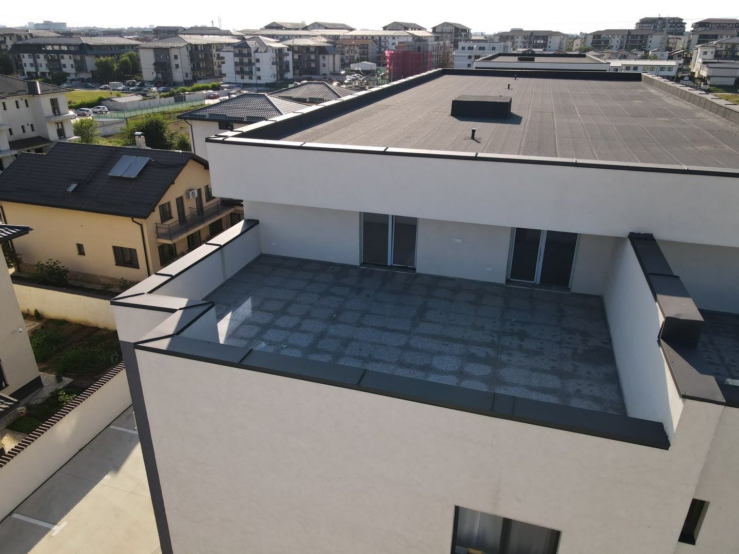 AP. 3 CAMERE - GRADINA PROPRIE 50MP, BLOC FINALIZAT, PARCARE, COMS 0% - Poză 19
