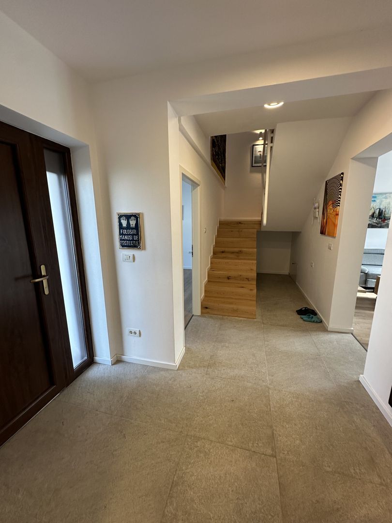 Casa deosebita intr-un cartier privat cu bariera - Poză 18