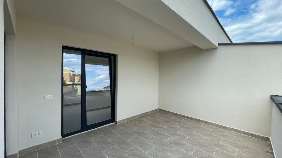 Duplex spațios cu teren generos-Moșnița Nouă - Poză 12