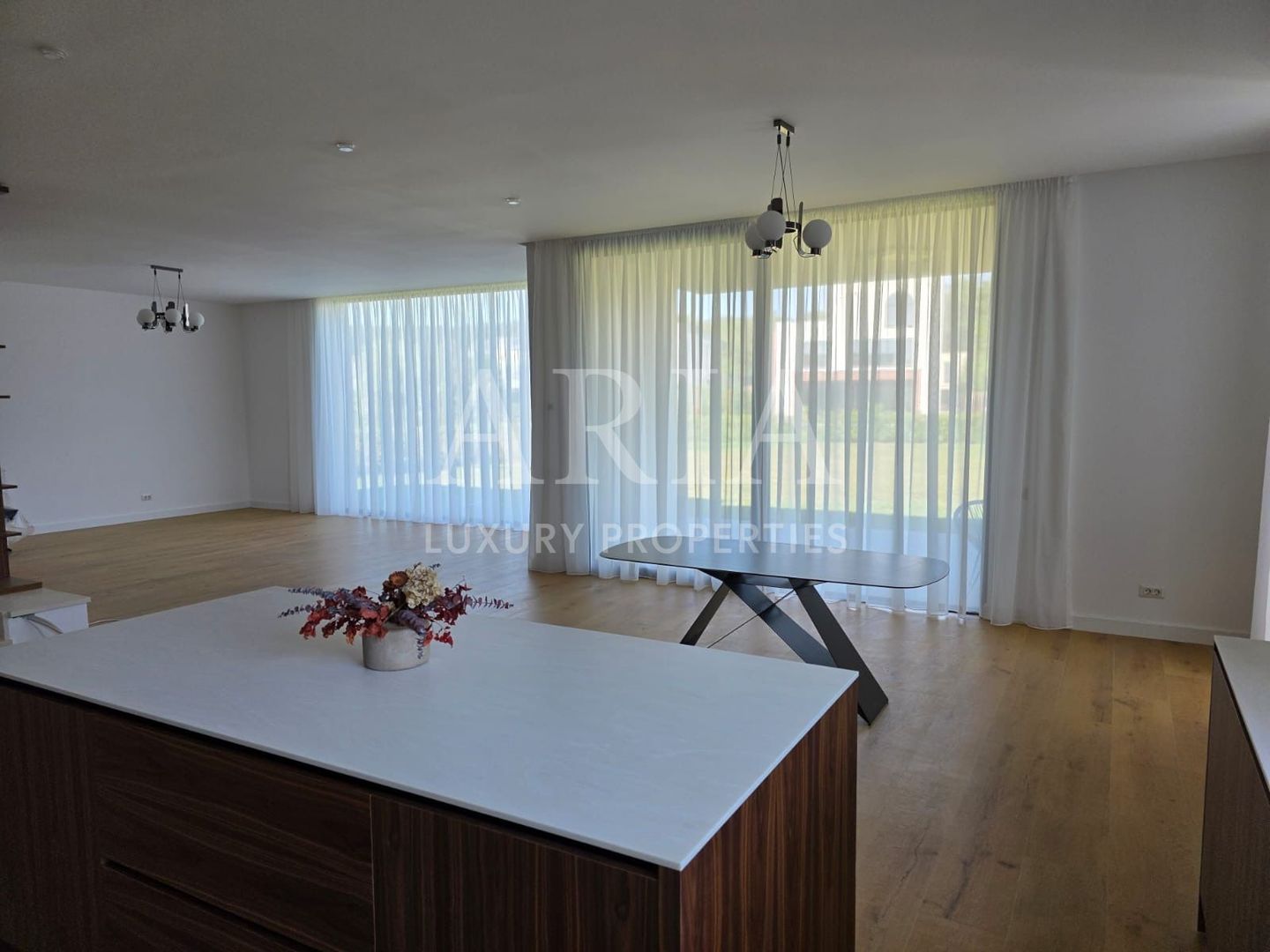 Dumbrava Vlasiei – Armonie între design, lumină și natură - Poză 21