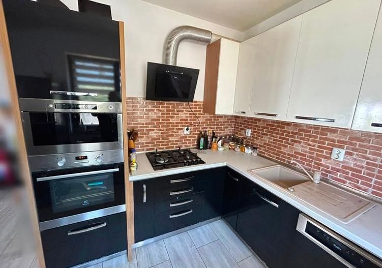 Casa de vanzare, semimobilat, pod, loc parcare curte - Chiajna - Poză 5