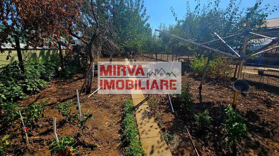 🏡 Casă spațioasă cu 9 camere în Strejnicu – pentru locuință, birouri - Poză 26