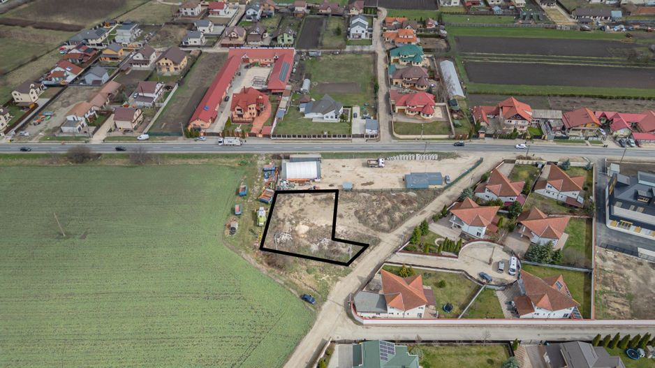 Lot de casa cu utilități si acces la strada Nicolae Iorga, Hărman - Poză 1