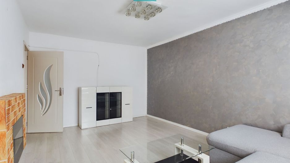 Apartament cu 3 camere zona 300 Micălaca - Poză 2