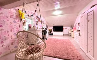 Casă spațioasă în Varias, împărțită în două unități cu acces separat - Poză 6