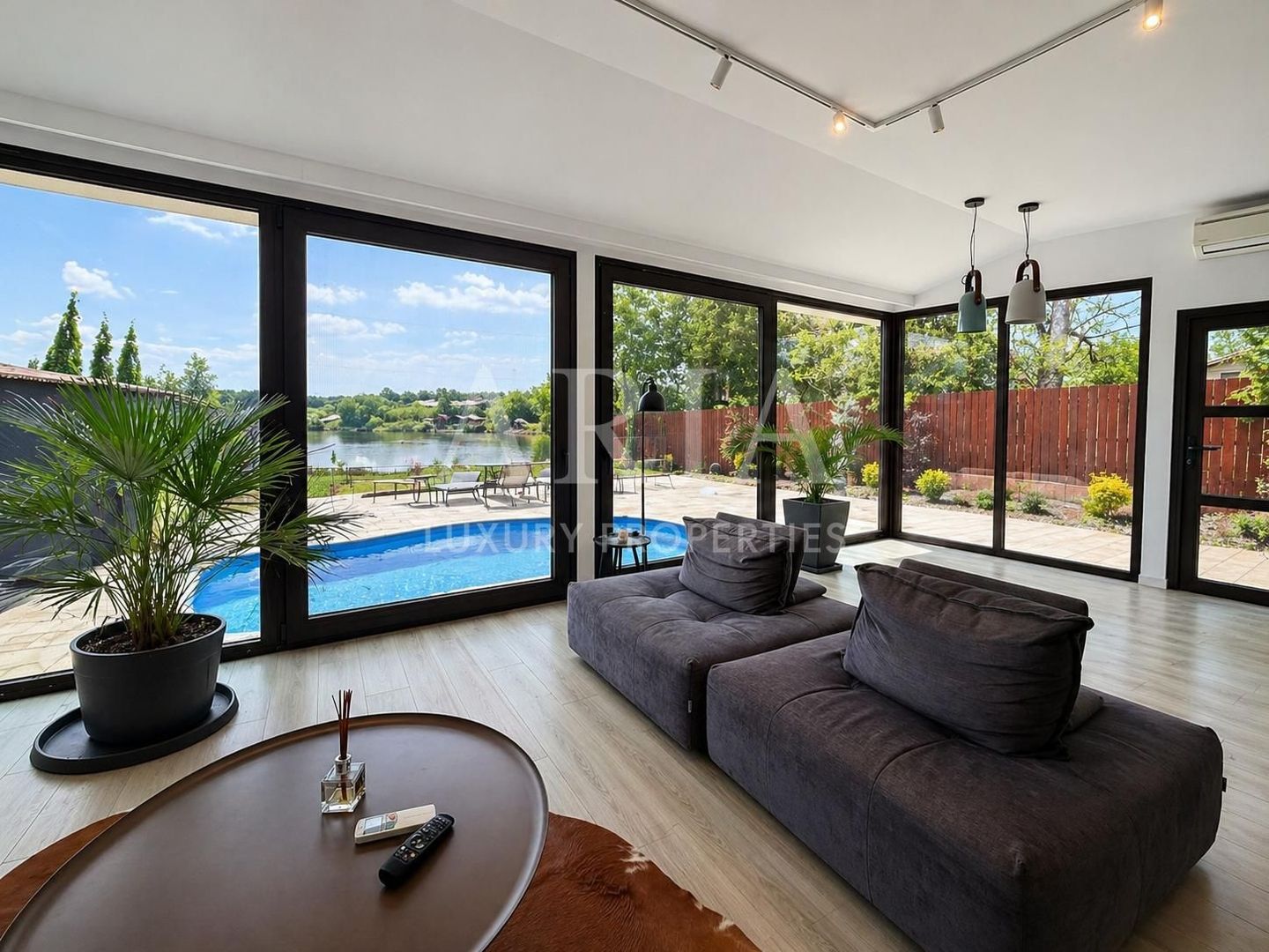 VILĂ INDIVIDUALA LAKEFRONT SNAGOV | POOL - Poză 13