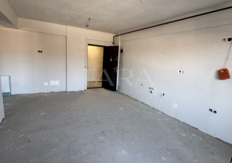 Apartament semifinisat, 2 camere, Baciu - Poză 1