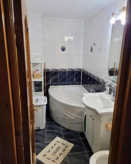 Sebastian - 2 camere, decomandat, comfort 1, bloc renovat, mobilat, utilat. - Poză 13