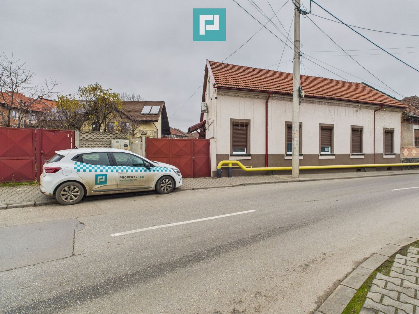 Două case, curte mare, lângă Castelul Huniazilor - Poză 45