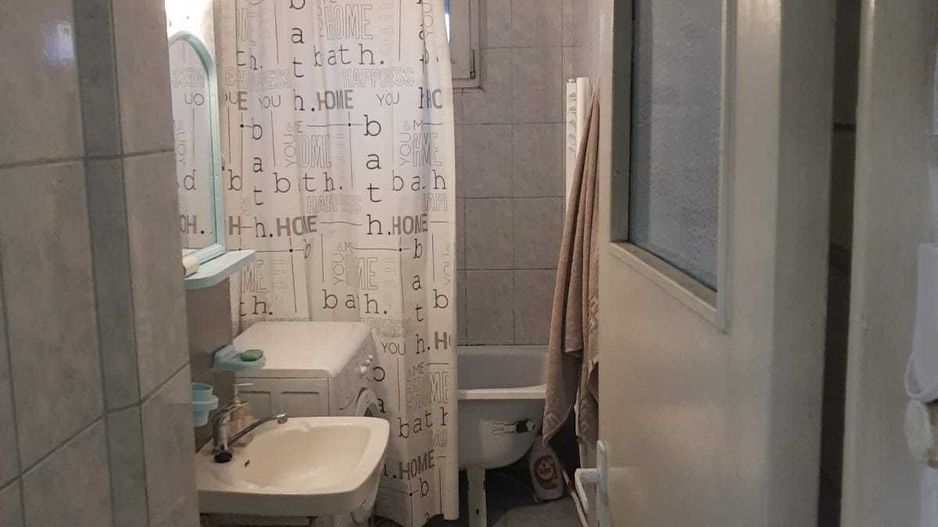 Apartament 2 camere Craiovita Noua Etaj 1 - Poză 3
