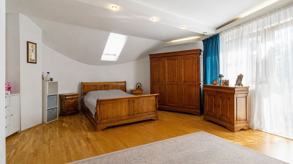 Vilă individuală cu 5 camere, piscină și curte generoasă | Mogoșoaia - Poză 15