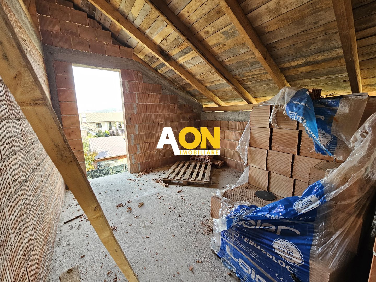 Casa la rosu, 4 camere, 2 bai, 345 mp teren, zona Ampoi 3 - Poză 14