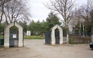Loc de veci în Cimitirul Petru și Pavel, Iași - Poză 1