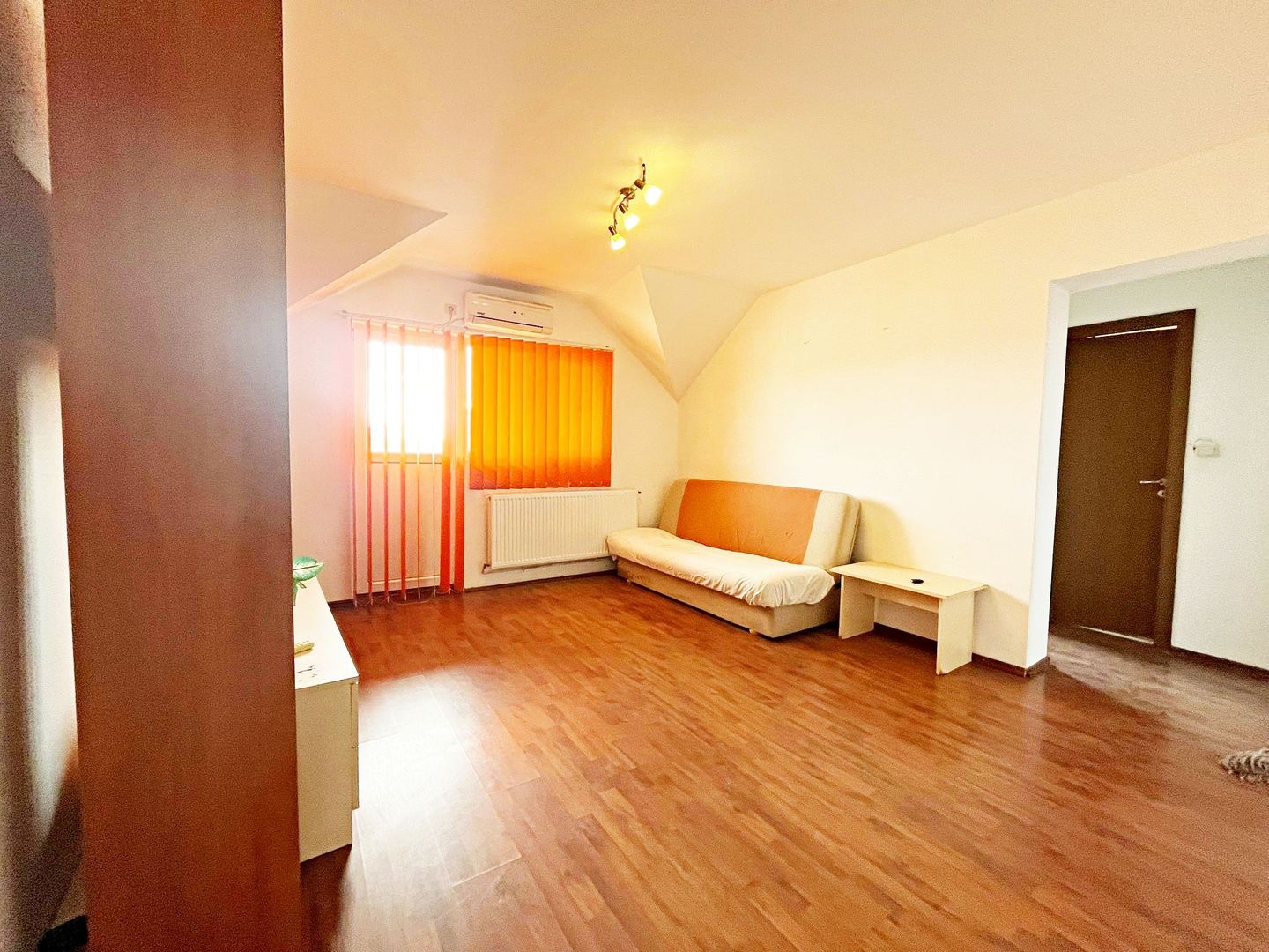 Apartament 2 camere de vânzare in zona Rogerius, Oradea - Poză 2